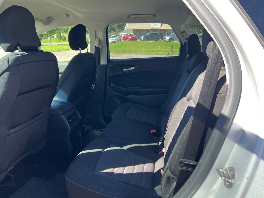 Photo 9 of this FORD EDGE