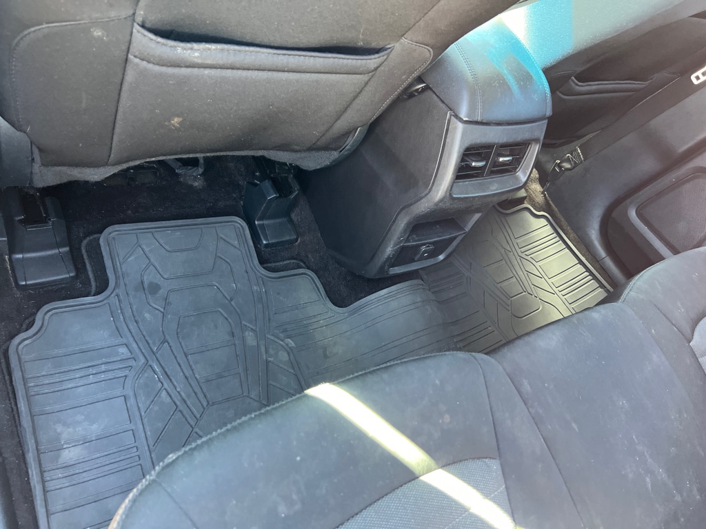 Photo 11 of this FORD EDGE