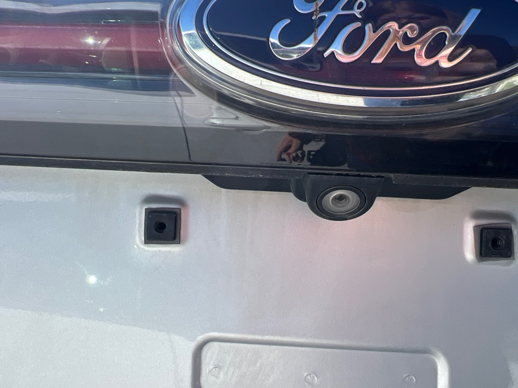 Photo 8 of this FORD EDGE