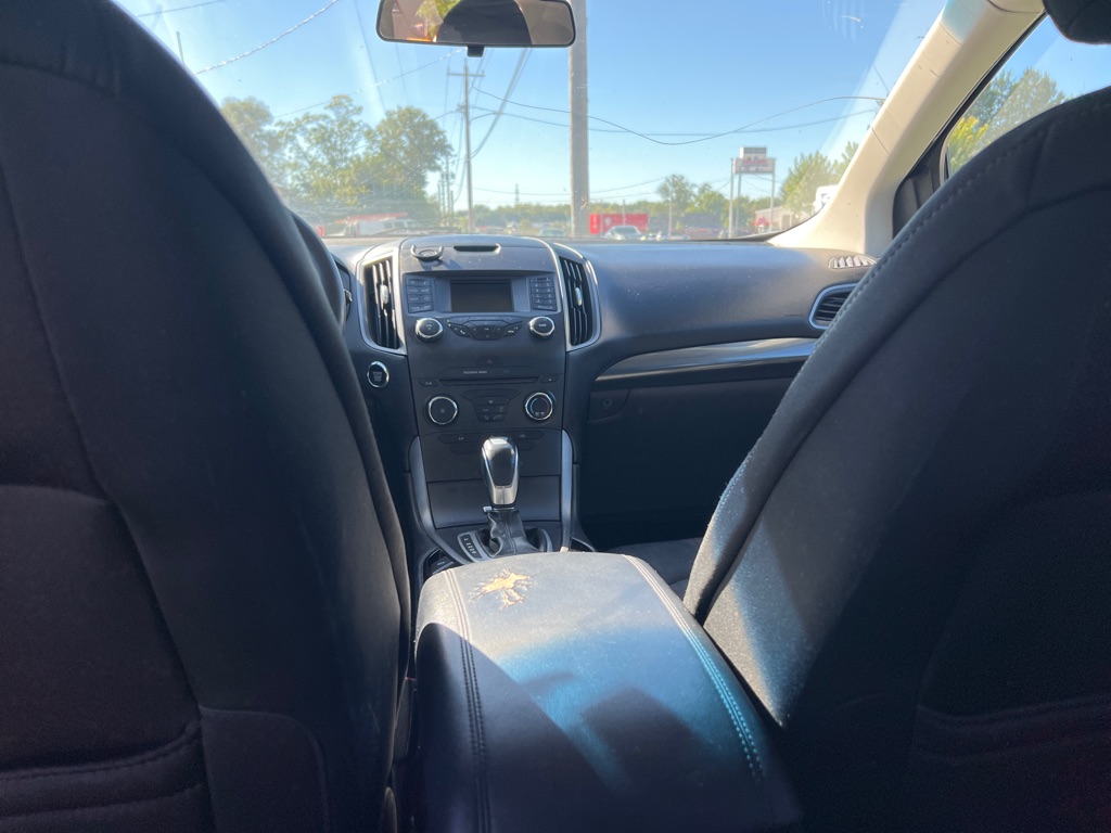 Photo 12 of this FORD EDGE