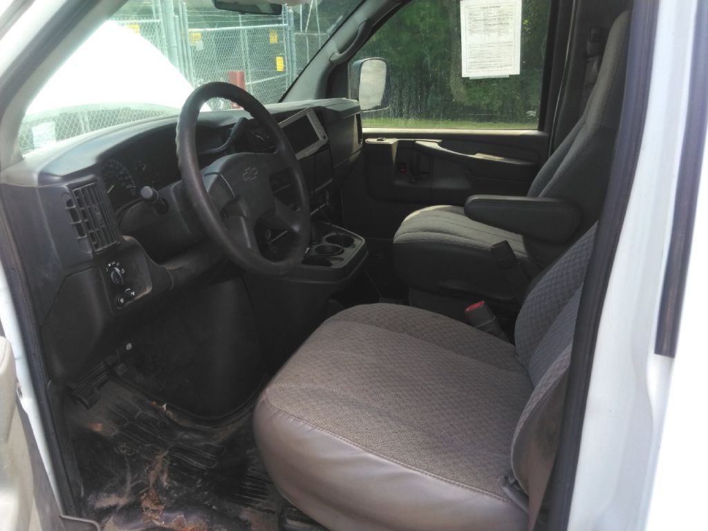 Photo 7 of this CHEVROLET EXPRESS G2500