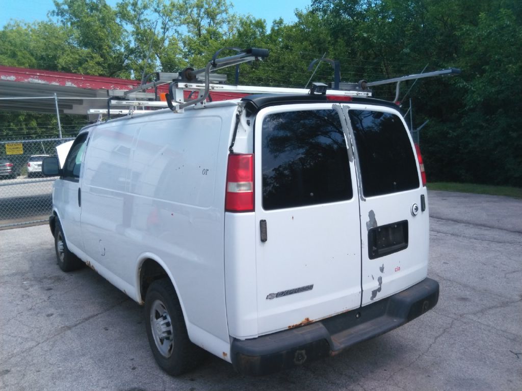 Photo 5 of this CHEVROLET EXPRESS G2500