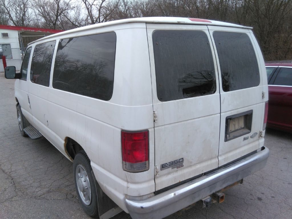 Photo 4 of this FORD ECONOLINE