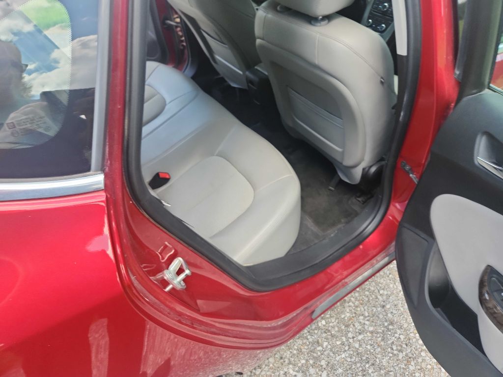 Photo 17 of this BUICK VERANO
