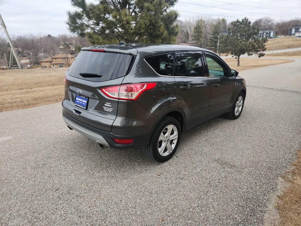 Photo 5 of this FORD ESCAPE