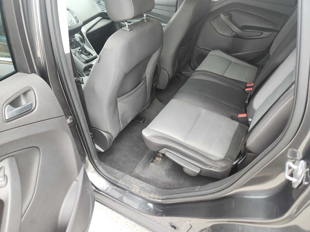 Photo 16 of this FORD ESCAPE
