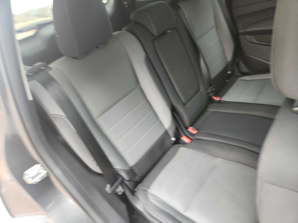 Photo 17 of this FORD ESCAPE