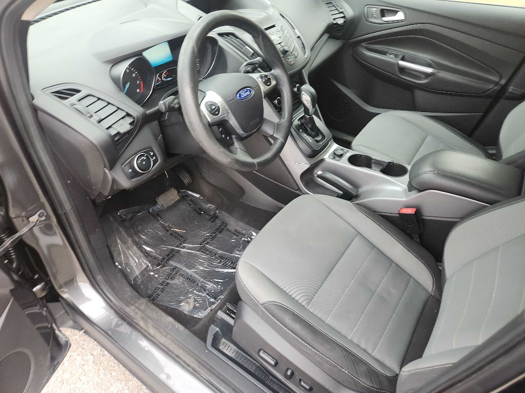 Photo 13 of this FORD ESCAPE