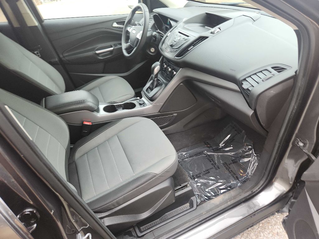 Photo 18 of this FORD ESCAPE
