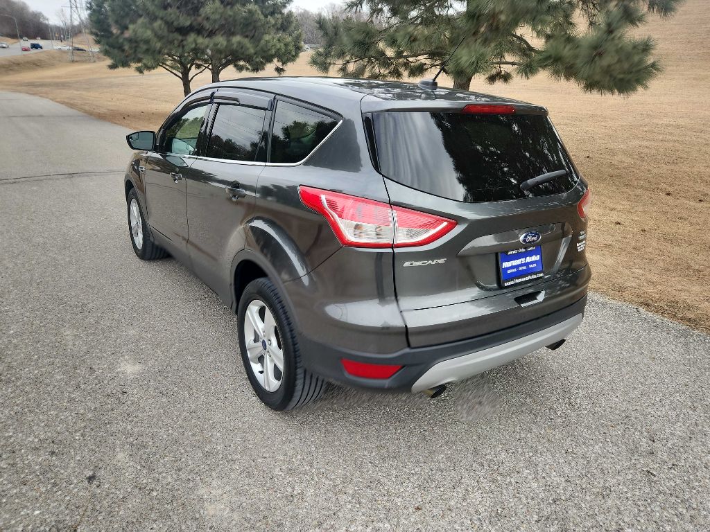 Photo 6 of this FORD ESCAPE