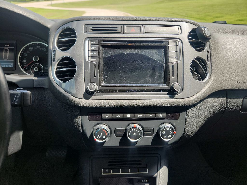 Photo 11 of this VOLKSWAGEN TIGUAN