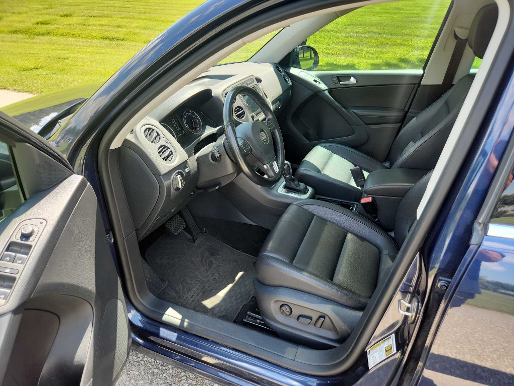 Photo 13 of this VOLKSWAGEN TIGUAN
