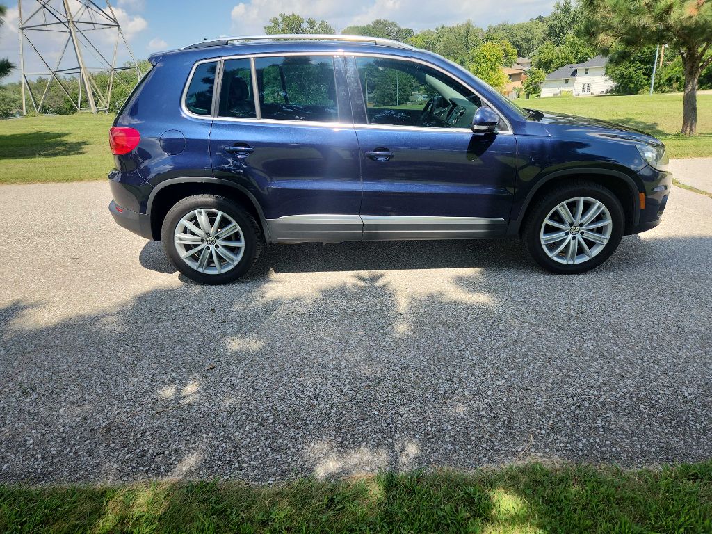 Photo 4 of this VOLKSWAGEN TIGUAN