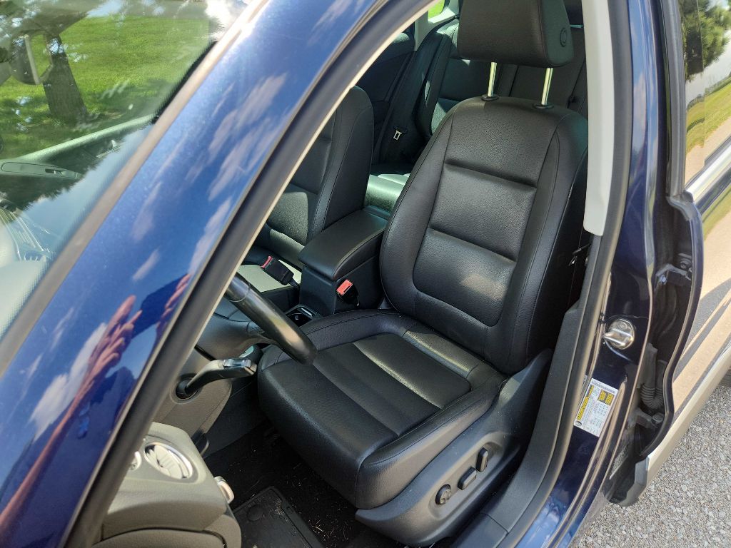 Photo 14 of this VOLKSWAGEN TIGUAN
