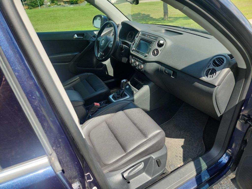Photo 19 of this VOLKSWAGEN TIGUAN