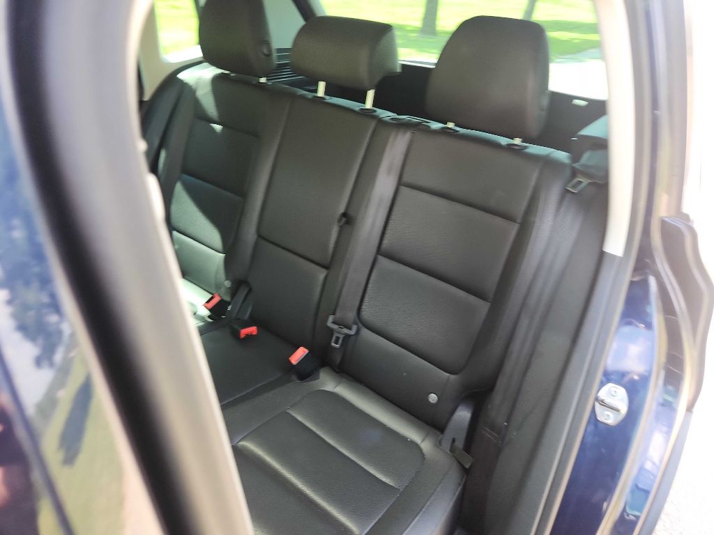 Photo 16 of this VOLKSWAGEN TIGUAN