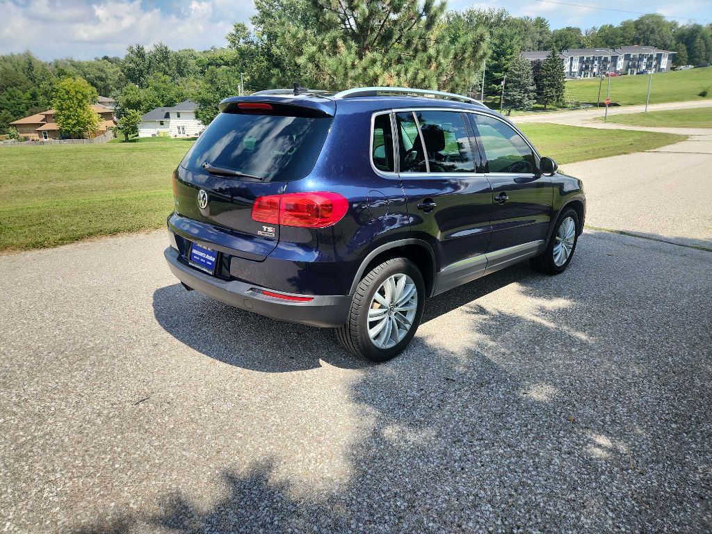 Photo 5 of this VOLKSWAGEN TIGUAN