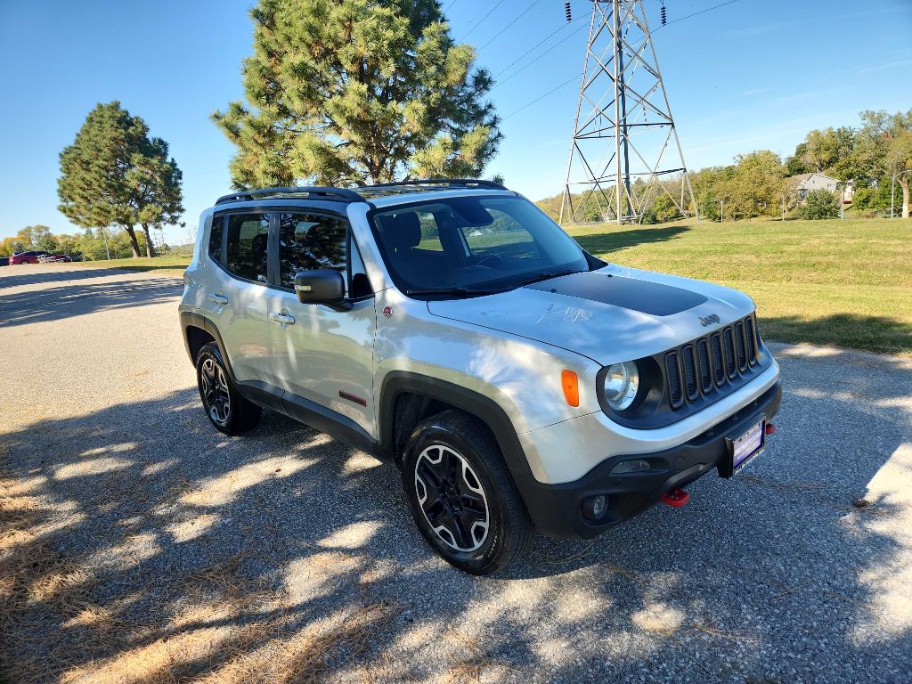 Photo 3 of this JEEP RENEGADE