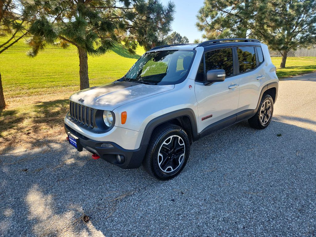Photo 2 of this JEEP RENEGADE