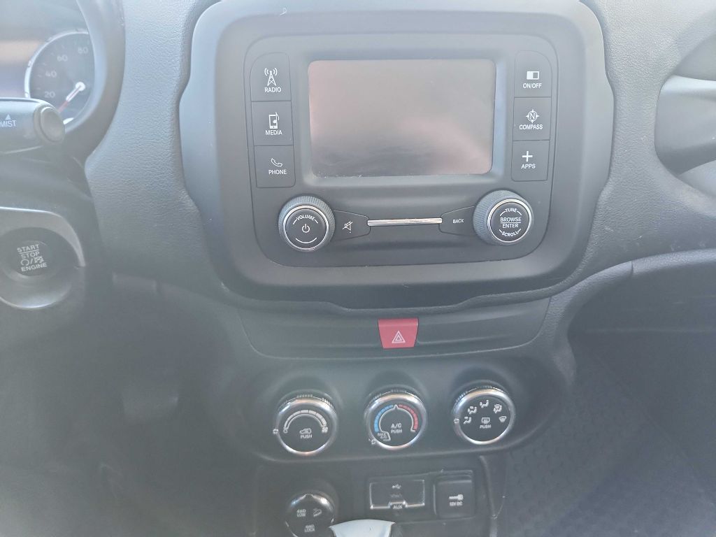 Photo 11 of this JEEP RENEGADE