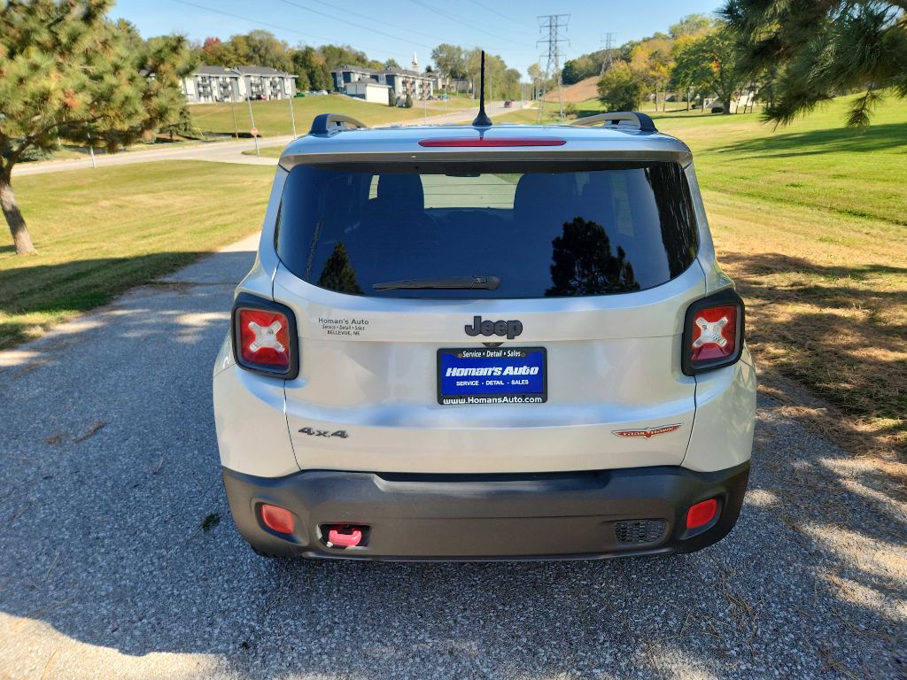 Photo 21 of this JEEP RENEGADE