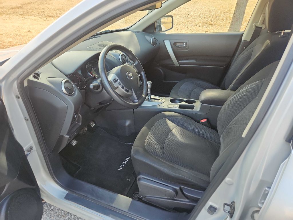 Photo 13 of this NISSAN ROGUE