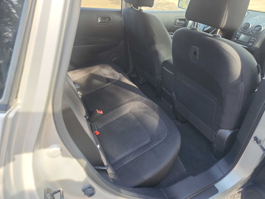 Photo 17 of this NISSAN ROGUE