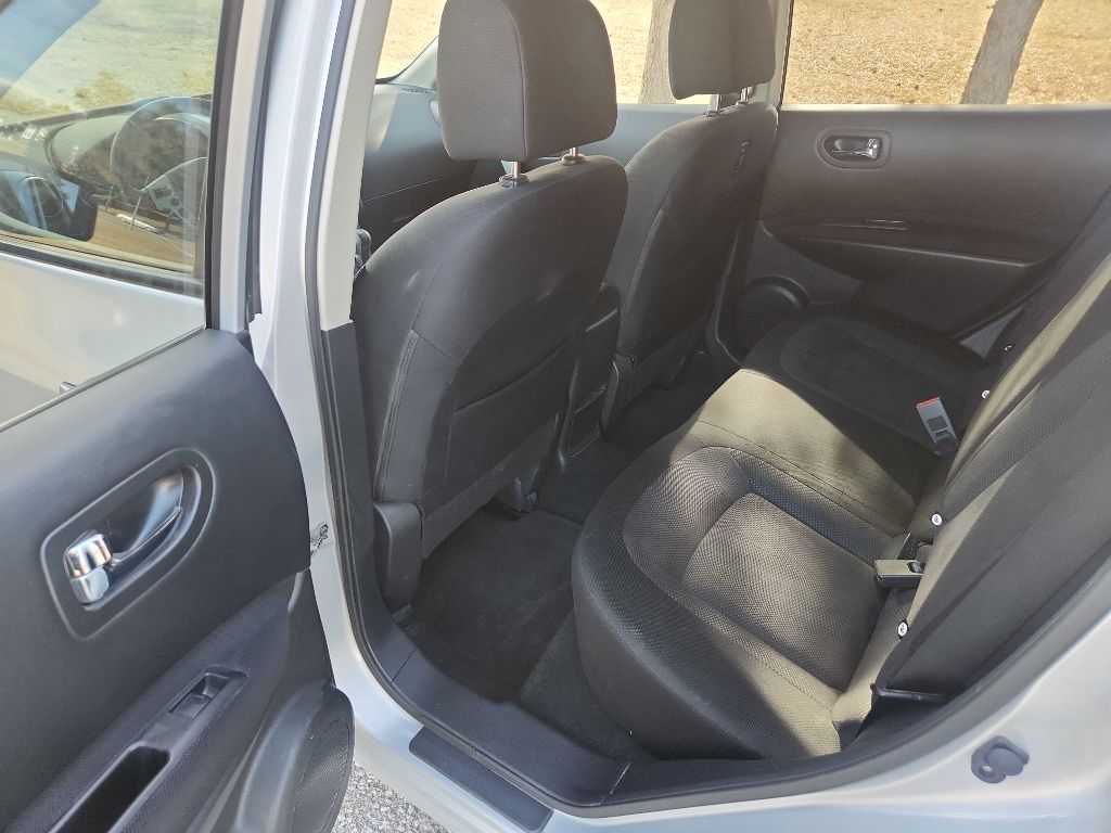 Photo 15 of this NISSAN ROGUE