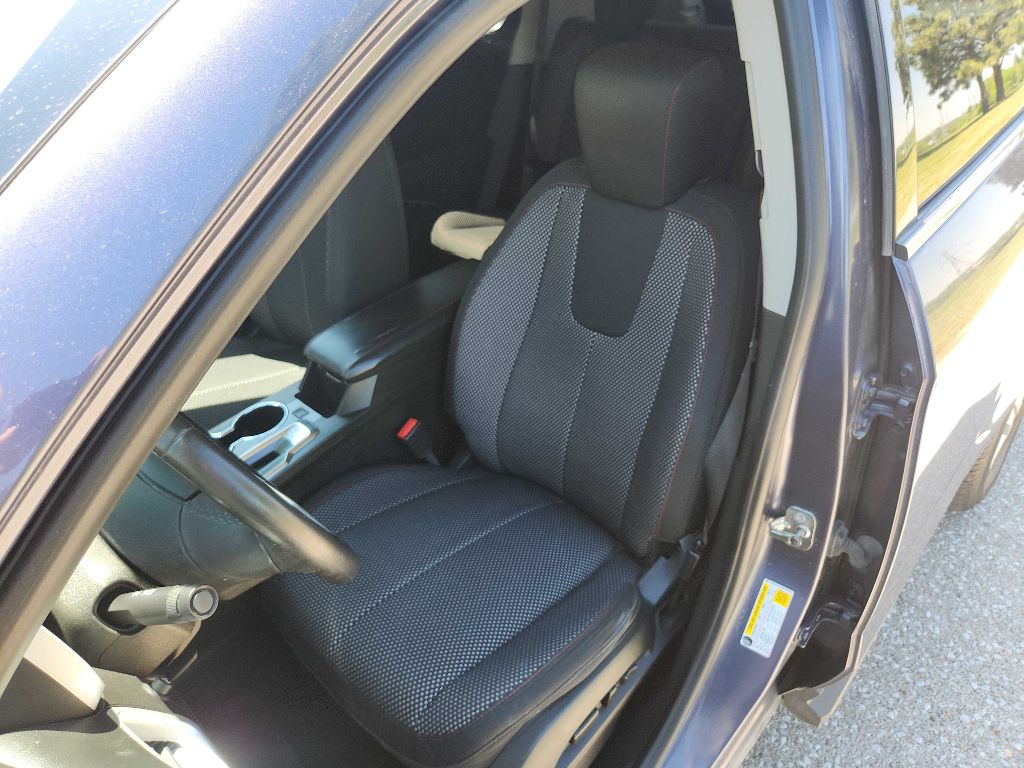 Photo 14 of this CHEVROLET EQUINOX