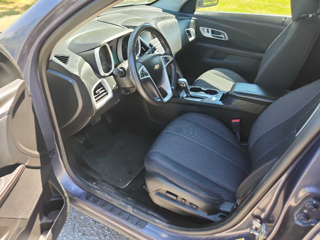 Photo 13 of this CHEVROLET EQUINOX