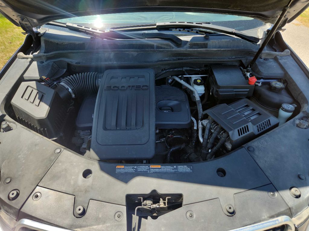 Photo 8 of this CHEVROLET EQUINOX