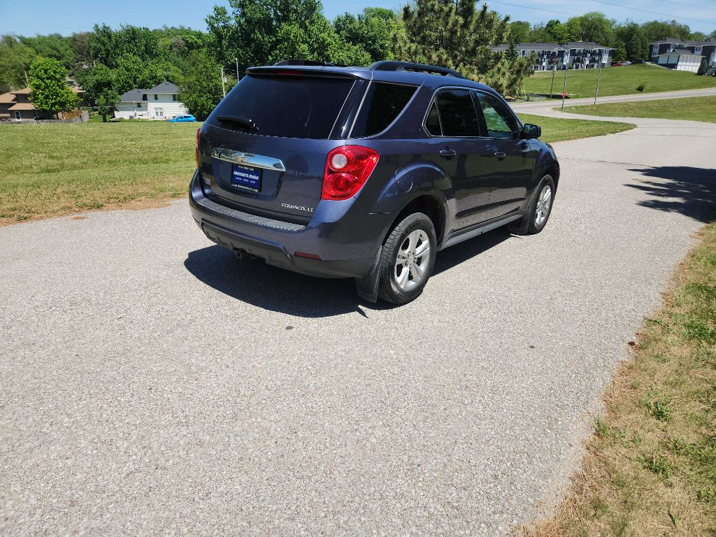 Photo 5 of this CHEVROLET EQUINOX