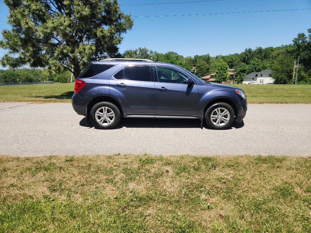 Photo 4 of this CHEVROLET EQUINOX