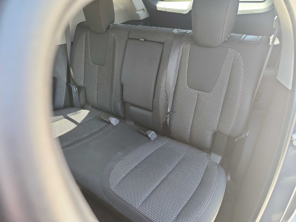 Photo 16 of this CHEVROLET EQUINOX