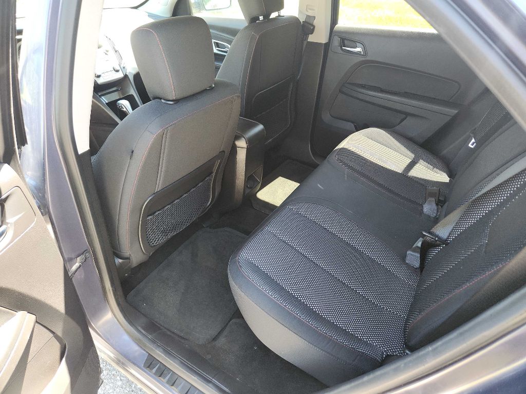 Photo 15 of this CHEVROLET EQUINOX