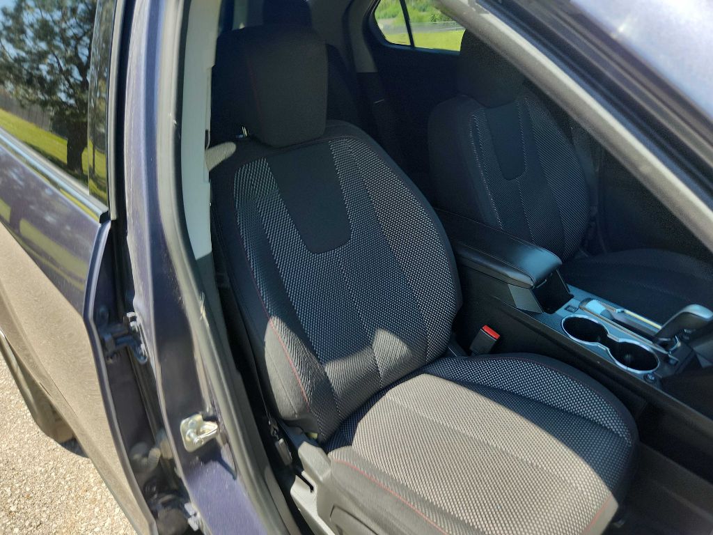 Photo 20 of this CHEVROLET EQUINOX