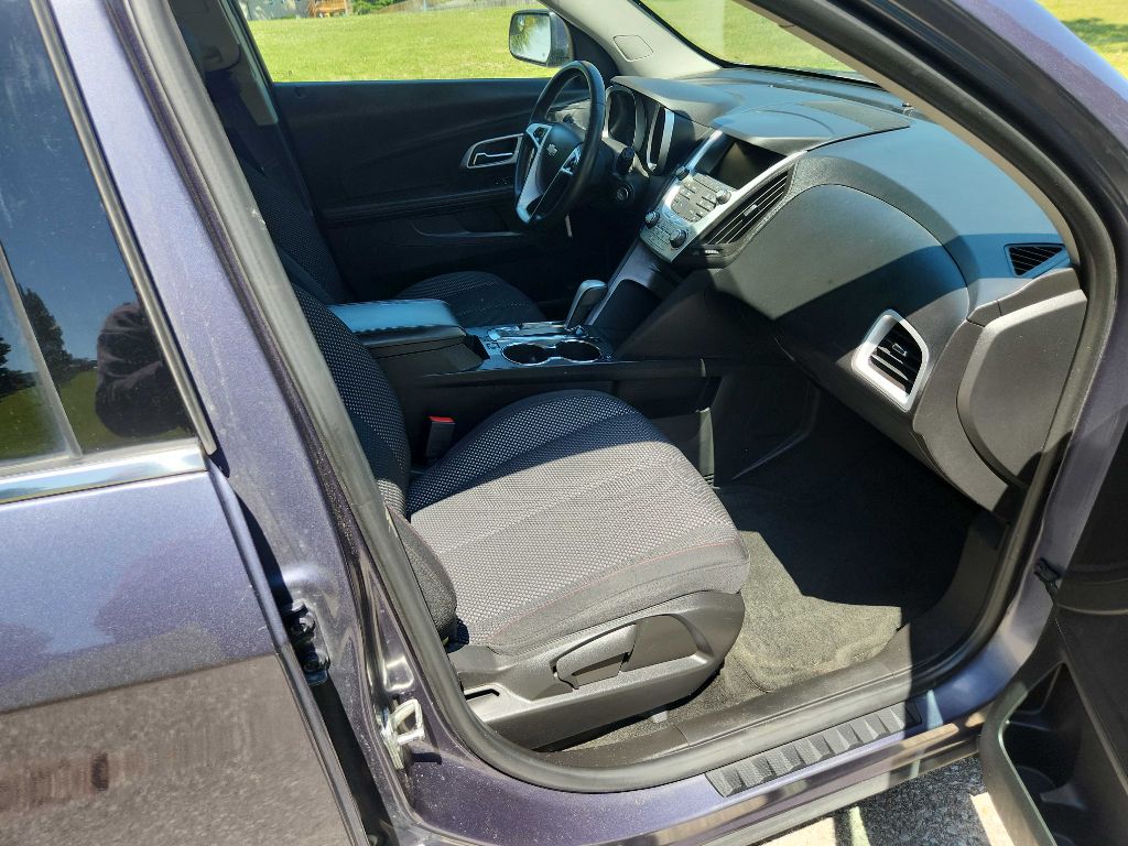 Photo 19 of this CHEVROLET EQUINOX