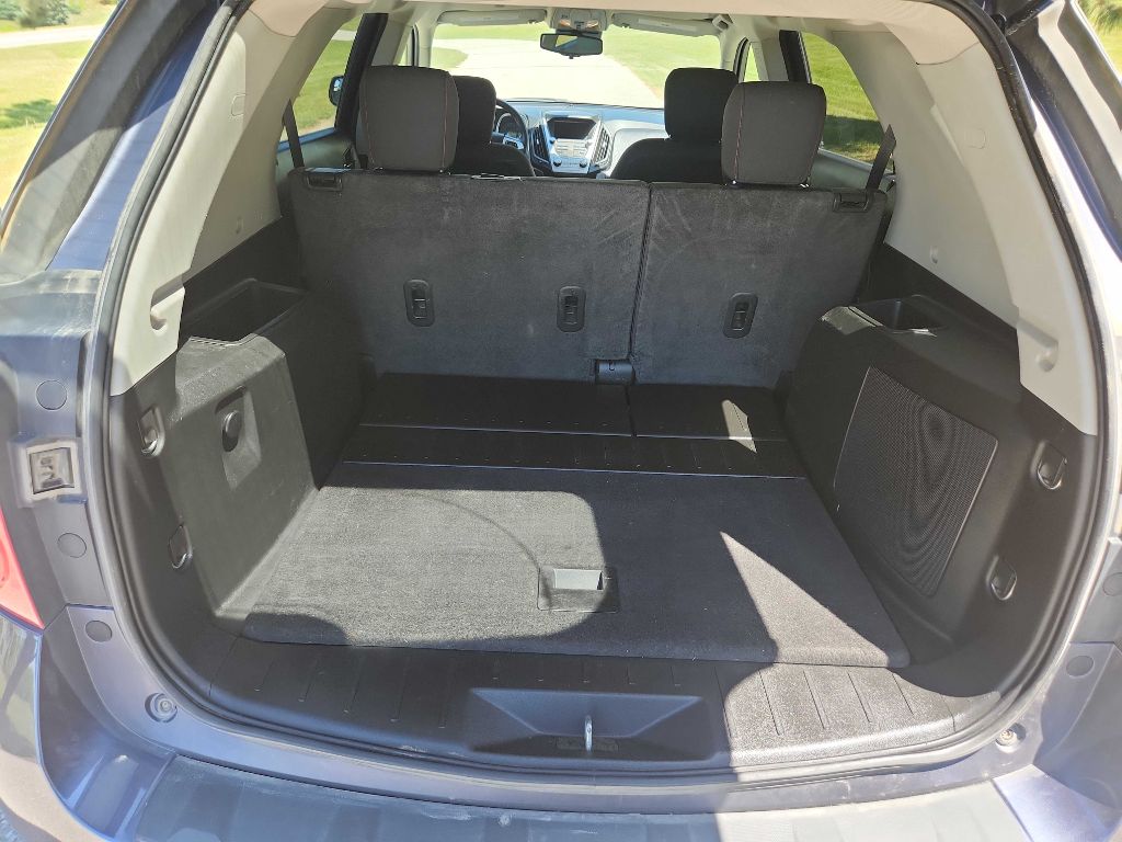Photo 22 of this CHEVROLET EQUINOX
