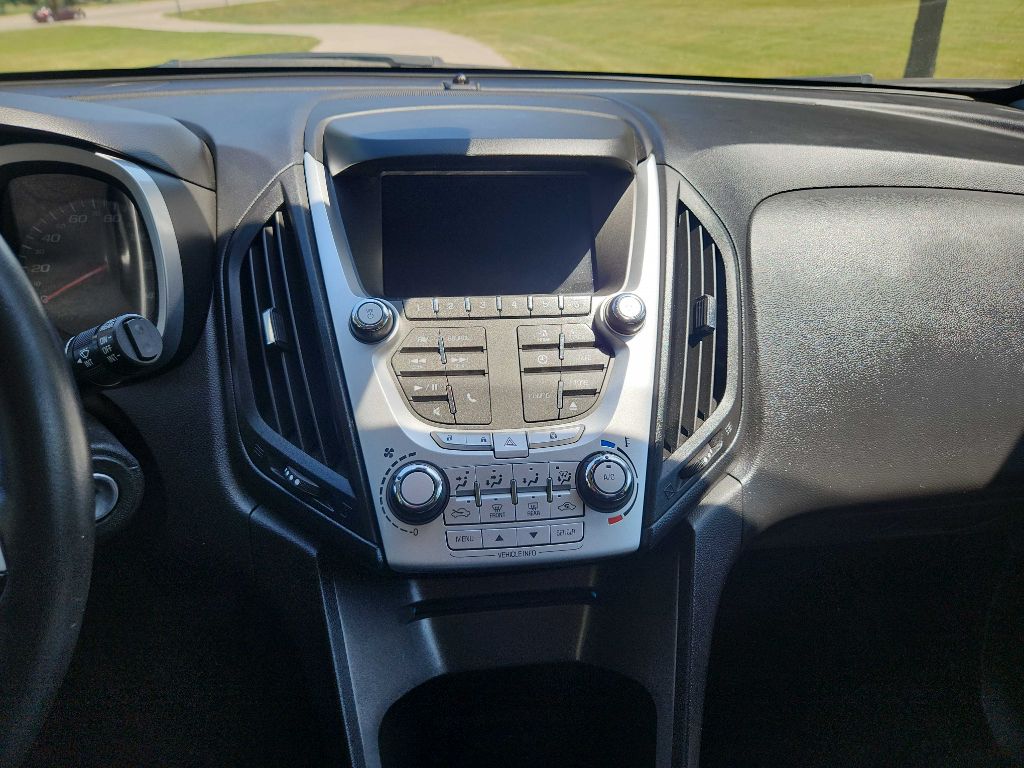 Photo 11 of this CHEVROLET EQUINOX