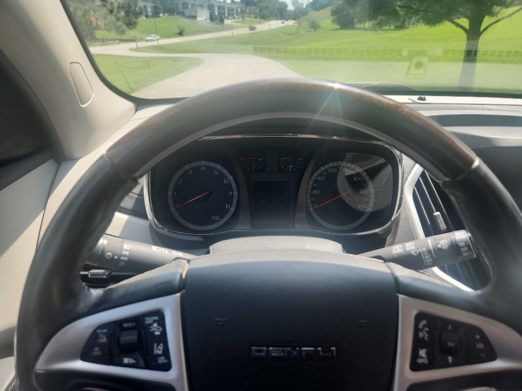 Photo 12 of this GMC TERRAIN