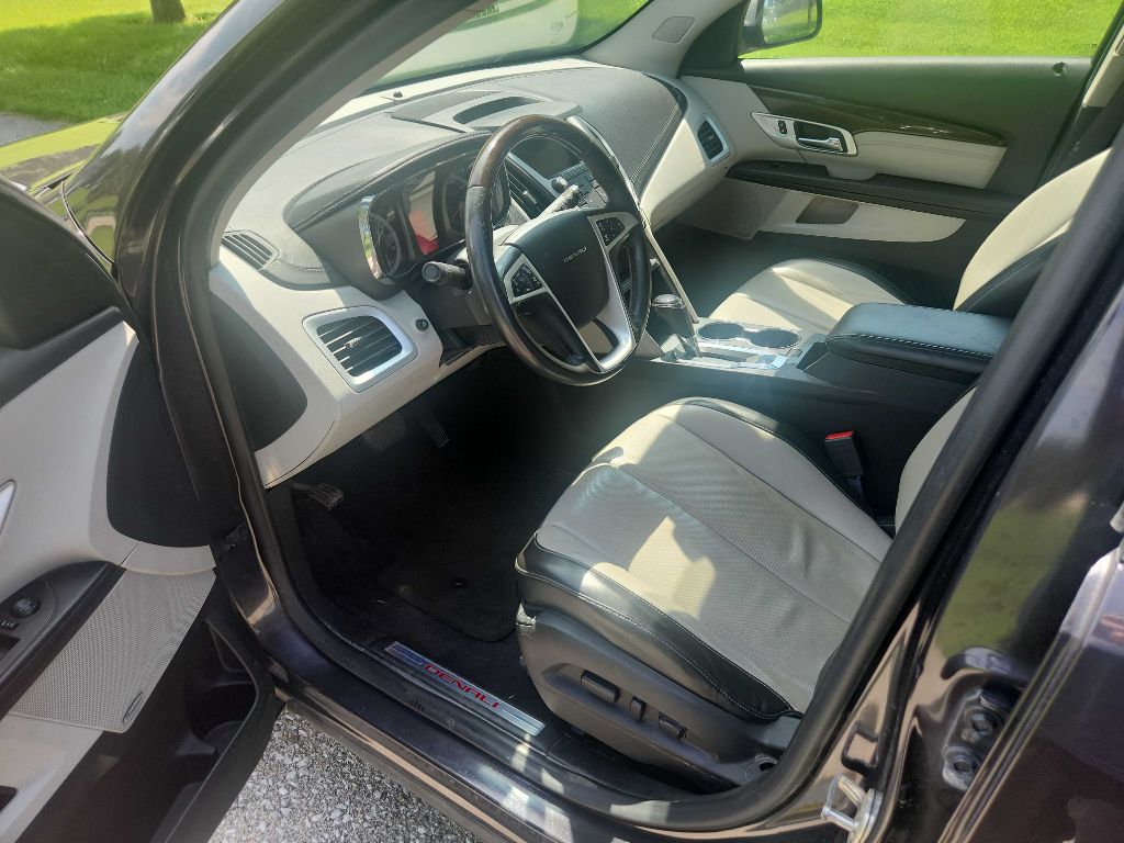 Photo 13 of this GMC TERRAIN