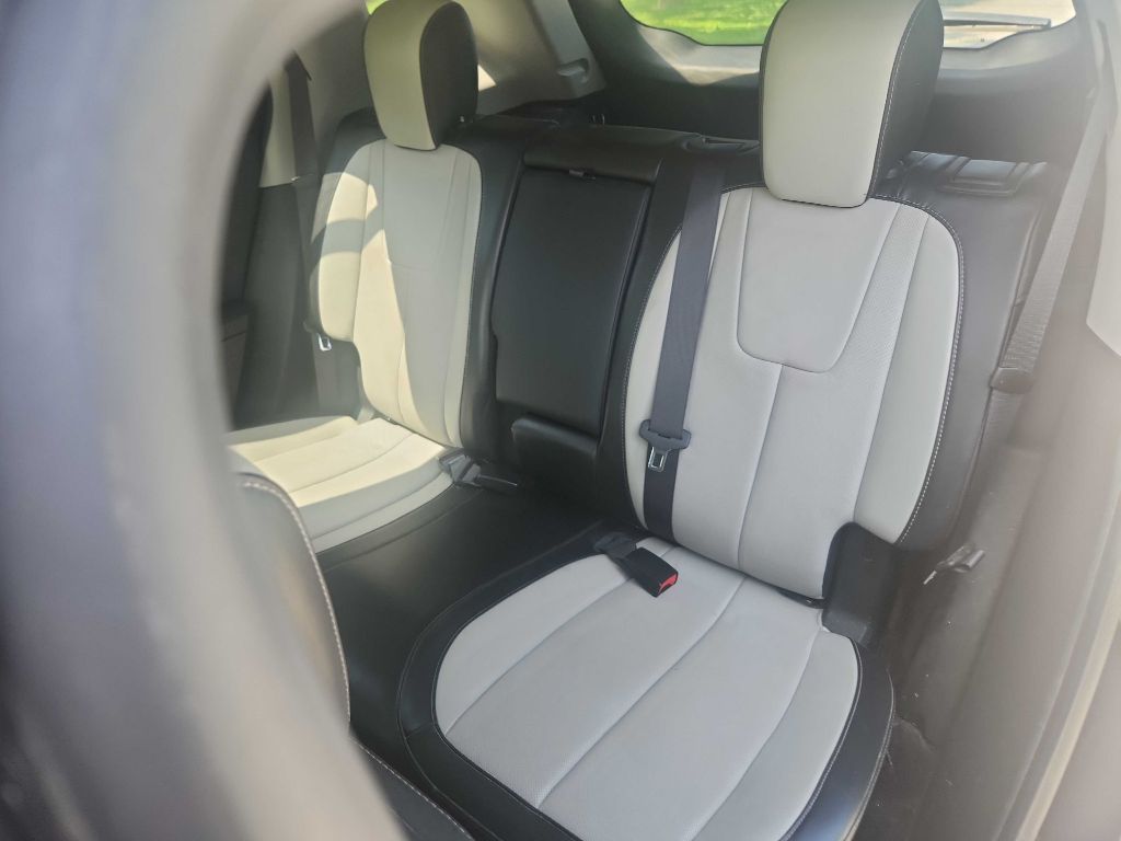 Photo 16 of this GMC TERRAIN