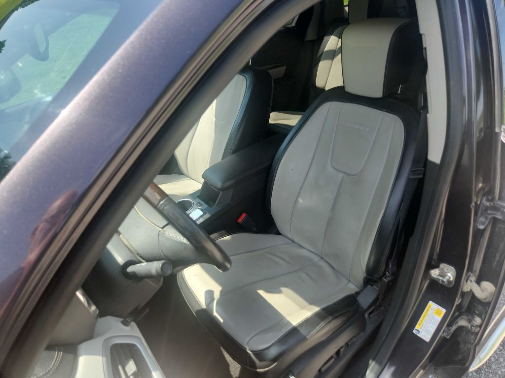 Photo 14 of this GMC TERRAIN