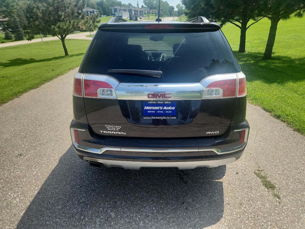 Photo 21 of this GMC TERRAIN