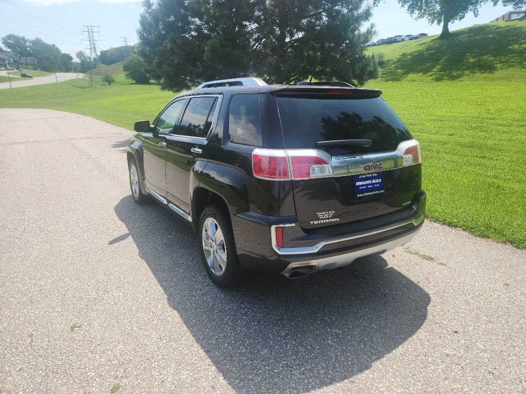 Photo 6 of this GMC TERRAIN