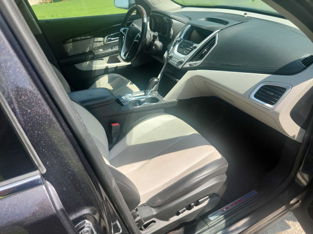Photo 19 of this GMC TERRAIN