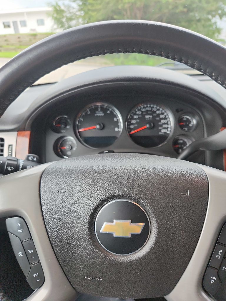 Photo 25 of this CHEVROLET SUBURBAN