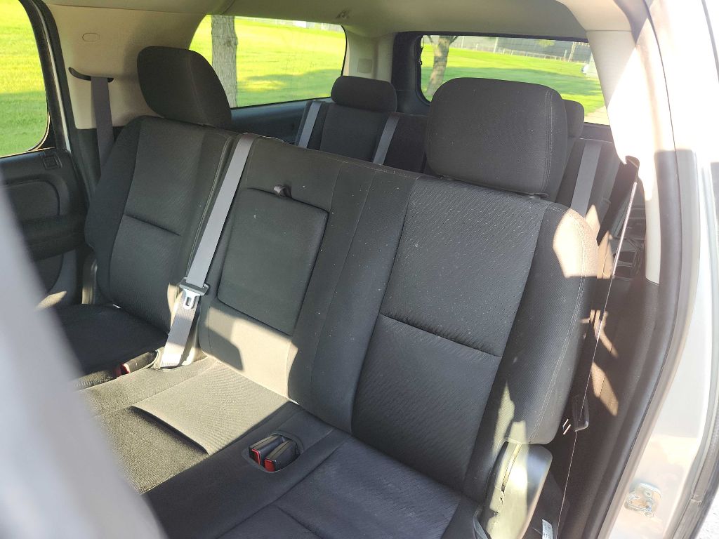 Photo 14 of this CHEVROLET SUBURBAN