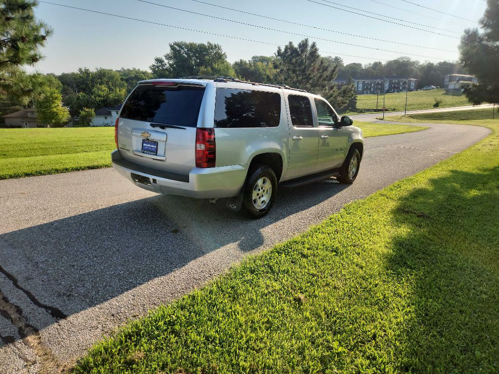 Photo 5 of this CHEVROLET SUBURBAN