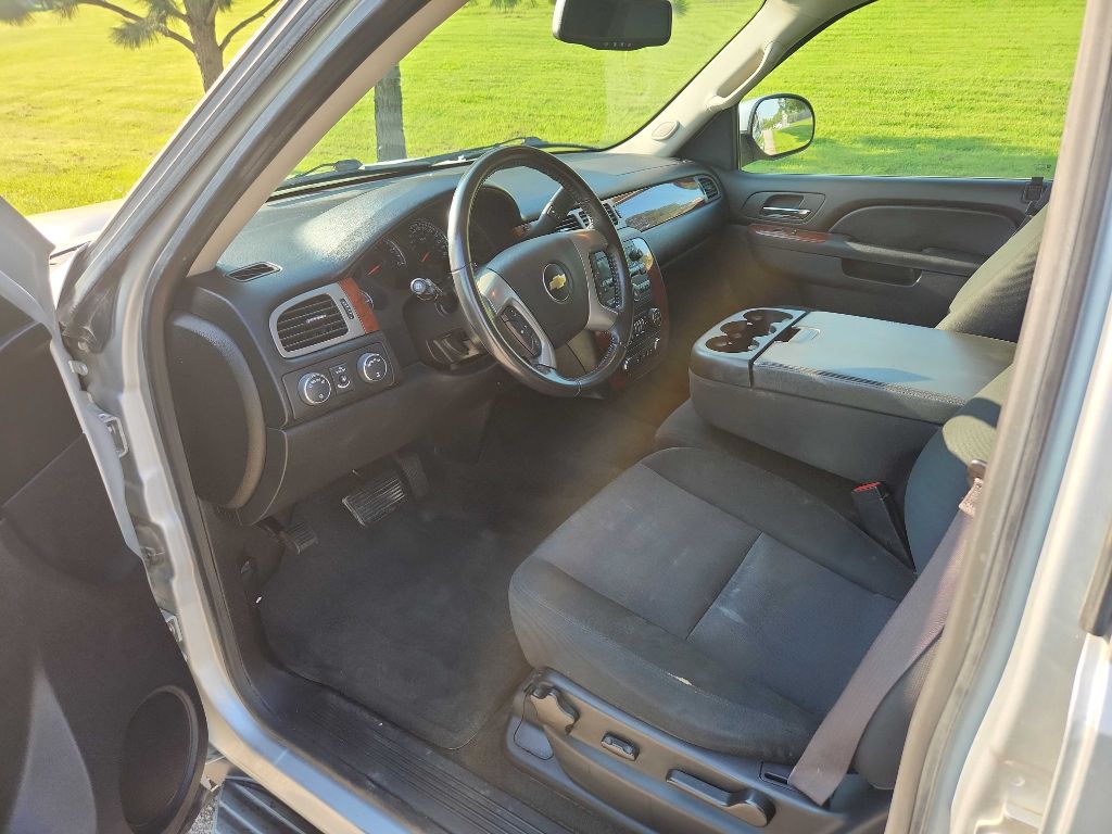 Photo 11 of this CHEVROLET SUBURBAN